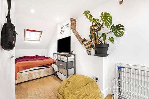 3 bedroom terraced house for sale, Richardson Road, London, E15