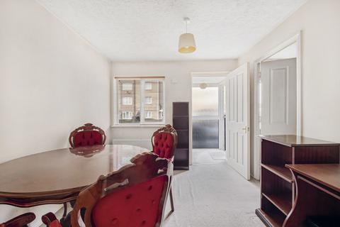 227 Franklin Way, Croydon, CR0 4UY