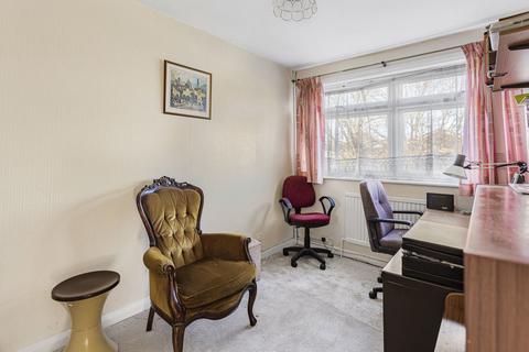 100 Peregrine Road, Sunbury-on-thames, TW16 6JP