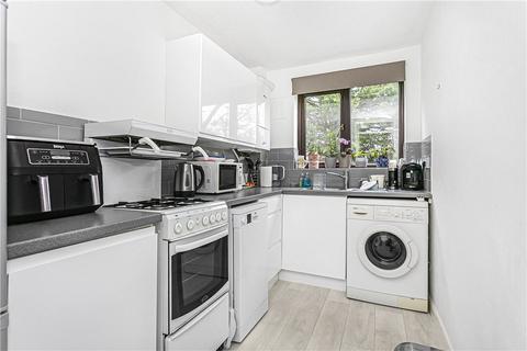 1 bedroom maisonette for sale, Countisbury Gardens, Surrey KT15