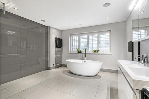 Ivy House Oak End Way, Woodham, Addlestone, KT15 3DT