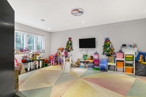 Ivy House Oak End Way, Woodham, Addlestone, KT15 3DT