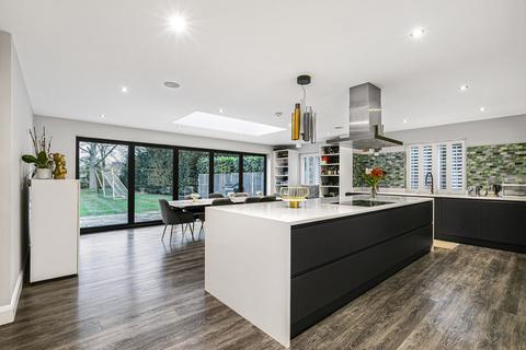 Ivy House Oak End Way, Woodham, Addlestone, KT15 3DT