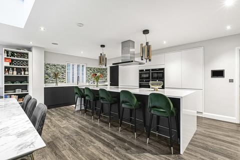 Ivy House Oak End Way, Woodham, Addlestone, KT15 3DT