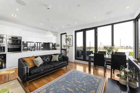 2 bedroom penthouse for sale, Cadmium Square, London, E2