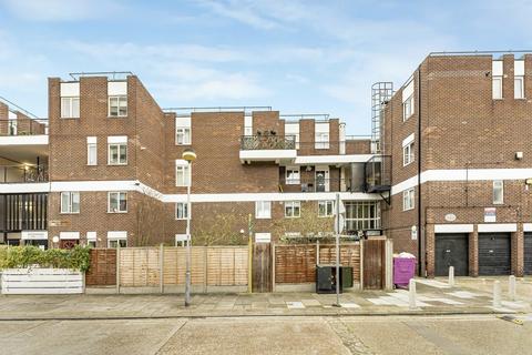 3 bedroom maisonette for sale, Florida Street, London, E2