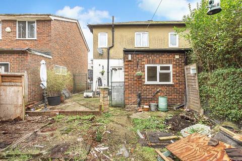 2 bedroom end of terrace house for sale, Bridge Road, Surrey KT16