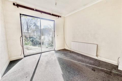 83 Hall Farm Drive, Twickenham, TW2 7PG