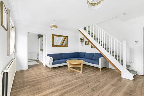 6 Holroyd Road, Claygate, Esher, KT10 0LG