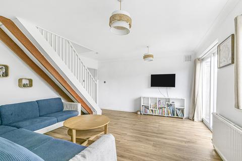 6 Holroyd Road, Claygate, Esher, KT10 0LG