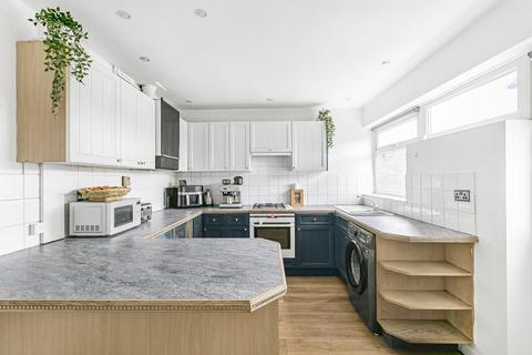 6 Holroyd Road, Claygate, Esher, KT10 0LG