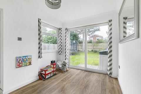 6 Holroyd Road, Claygate, Esher, KT10 0LG