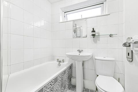 6 Holroyd Road, Claygate, Esher, KT10 0LG