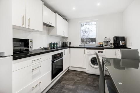 2 bedroom apartment for sale, Dagnall Park, London, SE25