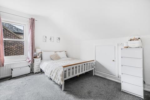 2 bedroom apartment for sale, Dagnall Park, London, SE25