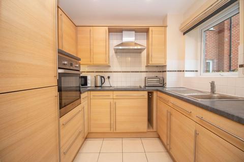 2 bedroom flat for sale, Victory Court, Waterlooville, PO7 7FB