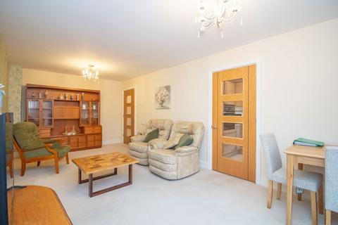 2 bedroom flat for sale, Victory Court, Waterlooville, PO7 7FB