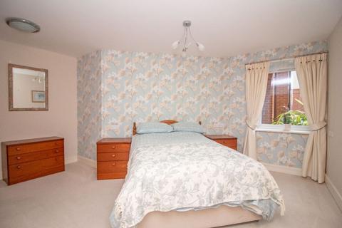 2 bedroom flat for sale, Victory Court, Waterlooville, PO7 7FB