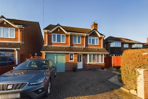 4 bedroom detached house for sale, Morley Avenue, Churchdown