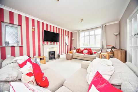 5 bedroom detached house for sale, Ludlow Avenue, Luton, Bedfordshire, LU1