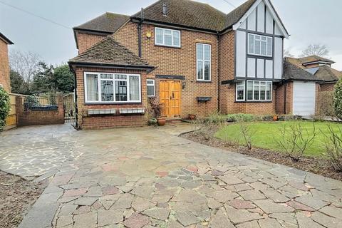 4 bedroom detached house for sale, Hamilton Gardens, Burnham SL1