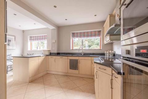 4 bedroom detached house for sale, Hamilton Gardens, Burnham SL1