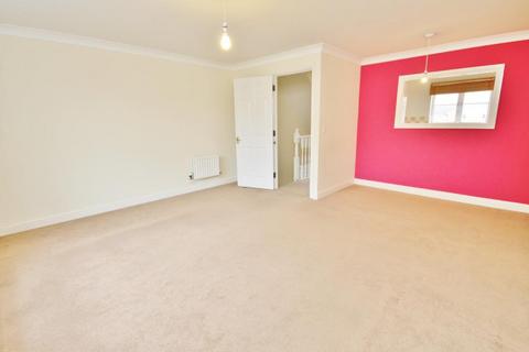 3 bedroom terraced house to rent, Bowater Gardens, Sunbury-on-thames, Middlesex, TW16