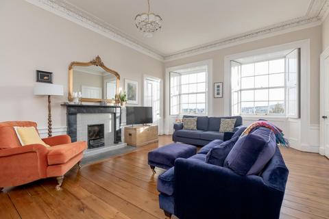 4 bedroom flat for sale, East Claremont Street, New Town