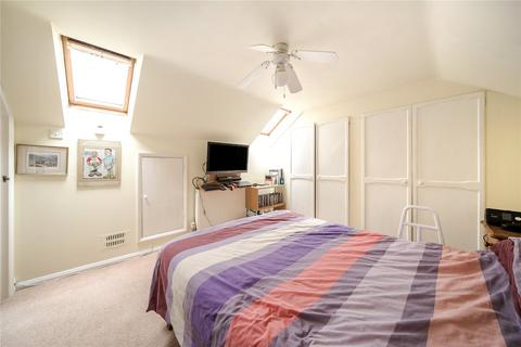 10 Alterton Close, Woking, GU21 3DD