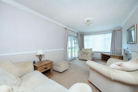 2 bedroom detached bungalow for sale, Farndale Crescent, Grantham NG31