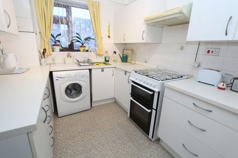 2 bedroom ground floor flat for sale, Woodcombe Close, Brierley Hill DY5