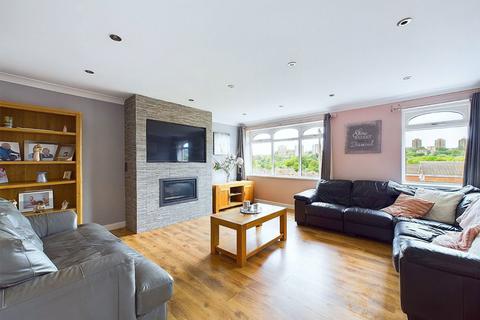 3 bedroom detached house for sale, Bagnall Walk, Brierley Hill DY5