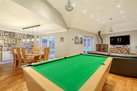 4 bedroom detached house for sale, The Redinge, Billericay, Essex, CM11