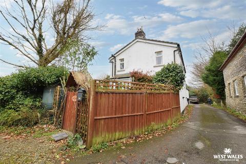 3 bedroom semi-detached house for sale, Eglwyswrw, Crymych