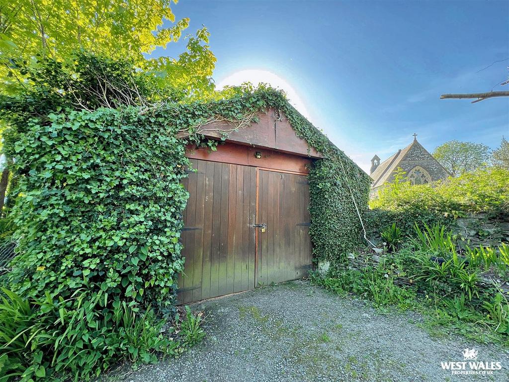 Garage / Workshop
