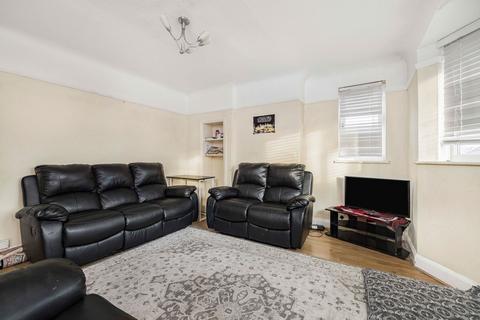 2 bedroom flat for sale, Warwick Road, Thornton Heath CR7