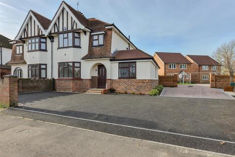 4 bedroom semi-detached house for sale, Teapot Lane, Aylesford