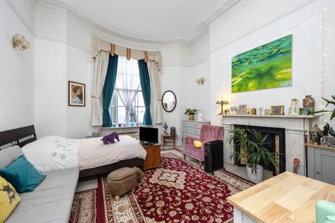 Studio for sale, Clarendon Terrace, Brighton