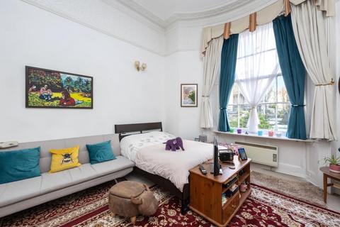 Studio for sale, Clarendon Terrace, Brighton