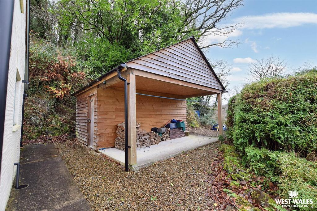 Timber Garage / Workshop