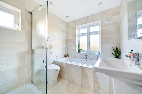 23 Brooklands Road, Weybridge, KT13 0RU