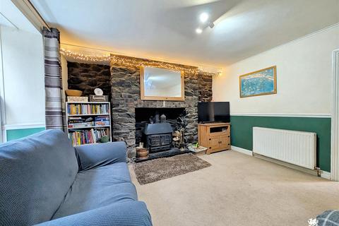 2 bedroom semi-detached house for sale, Bronwydd Arms, Carmarthen