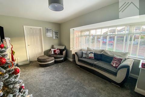 4 bedroom detached house for sale, Holbek Road, Canvey Island