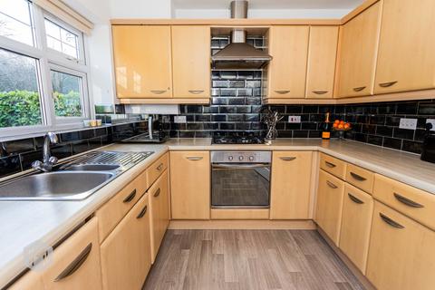 3 Harrington Close, Bury, BL9 9GH