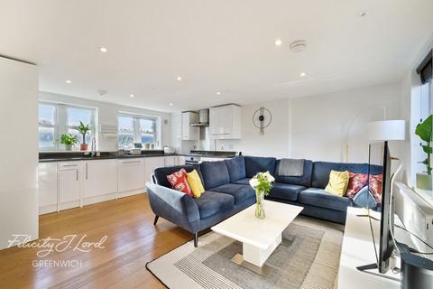 3 bedroom flat for sale, Travers House, Trafalgar Grove, London, SE10 9TD