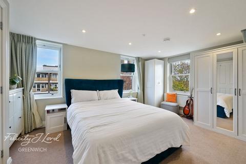 3 bedroom flat for sale, Travers House, Trafalgar Grove, London, SE10 9TD