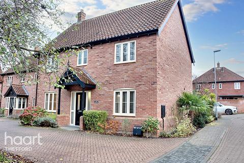 4 bedroom detached house for sale, Snapdragon Close, Attleborough