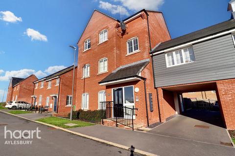 2 bedroom flat for sale, Whinham Green, Aylesbury