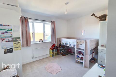 2 bedroom flat for sale, Whinham Green, Aylesbury