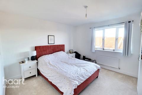 2 bedroom flat for sale, Whinham Green, Aylesbury